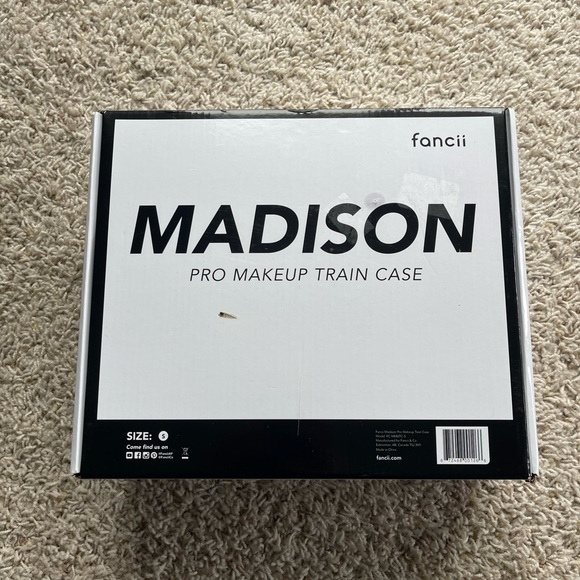 NEW Fancii Madison Small Makeup Case - Weekender - Picture 5 of 7